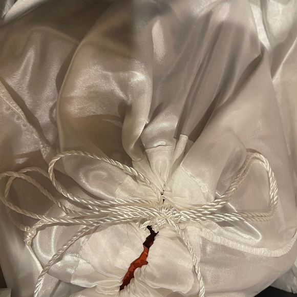 The Purse She Did Not Want. - Picture 6 of 6